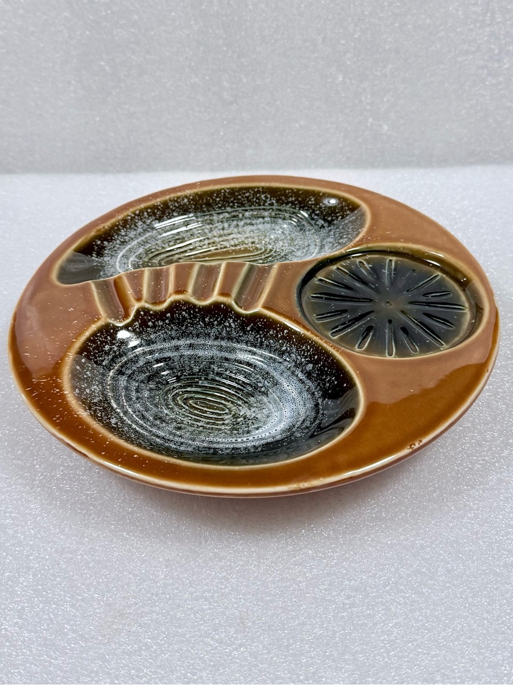 VINTAGE MCM MODERNIST ABSTRACT CIRCLES CERAMIC ASHTRAY DISH B 405